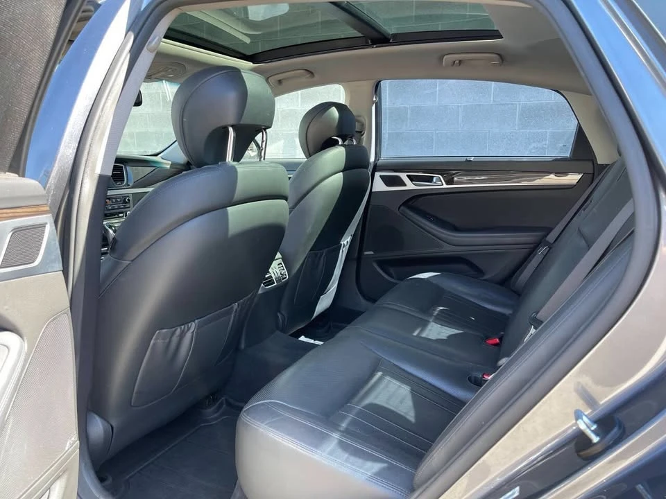 2015 Hyundai Genesis - Image 12 of 18