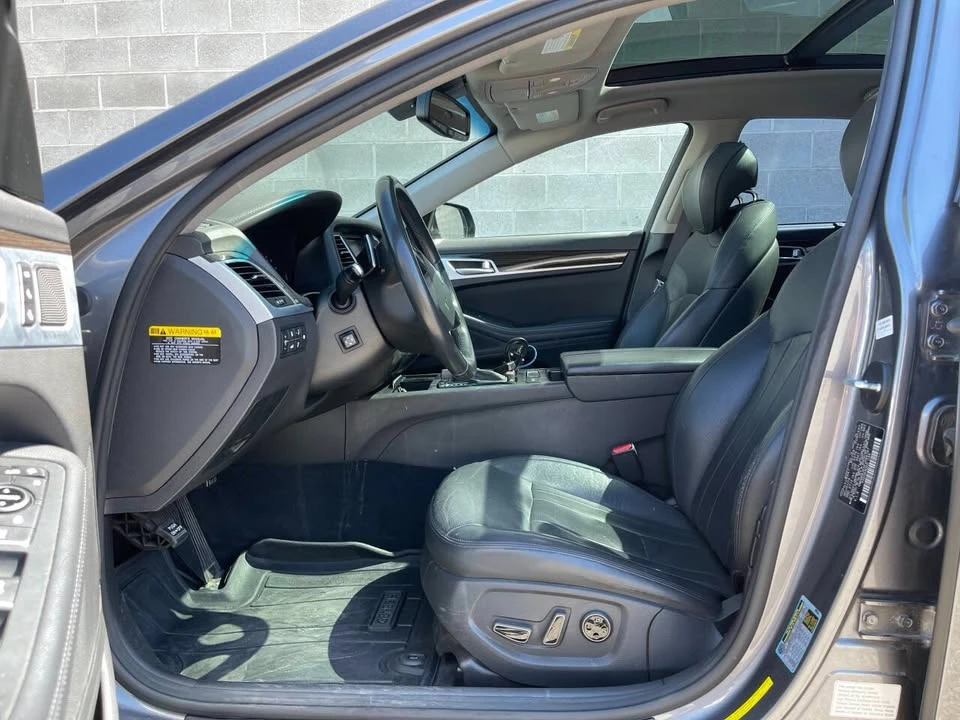 2015 Hyundai Genesis - Image 8 of 18