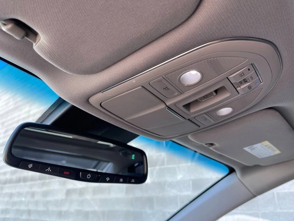2015 Hyundai Genesis - Image 17 of 18