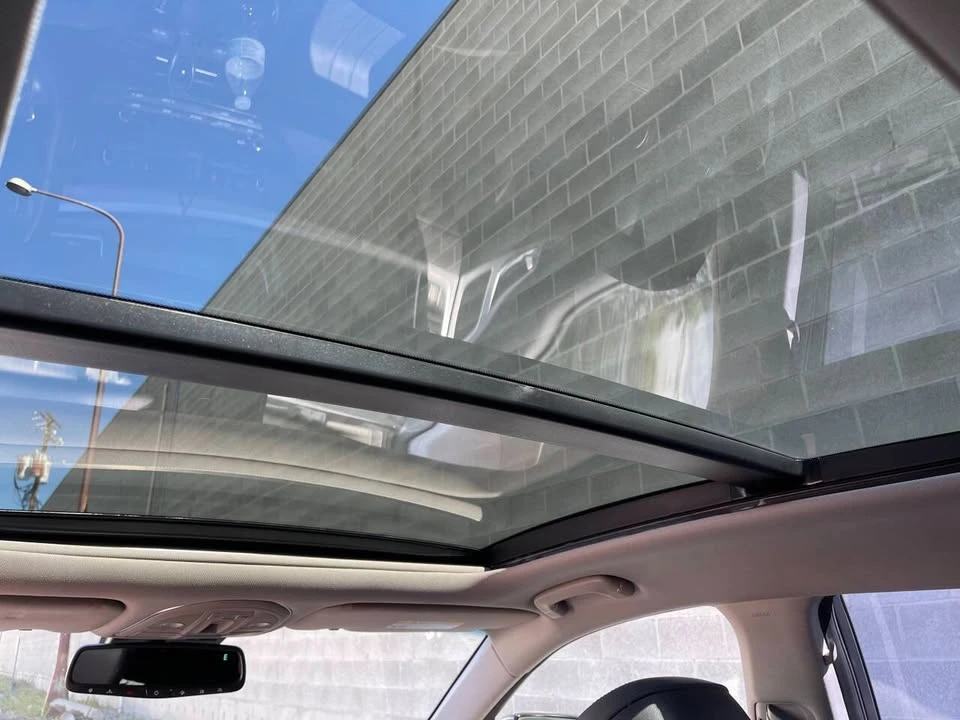 2015 Hyundai Genesis - Image 13 of 18