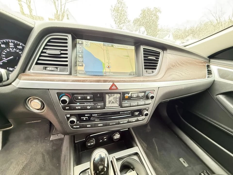 2015 Hyundai Genesis - Image 8 of 11
