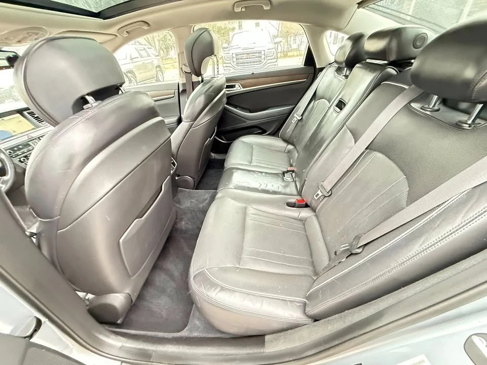 2015 Hyundai Genesis - Image 10 of 11