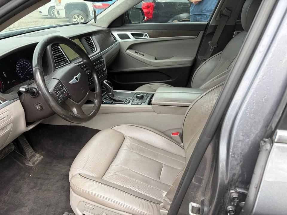 2015 Hyundai Genesis - Image 5 of 8