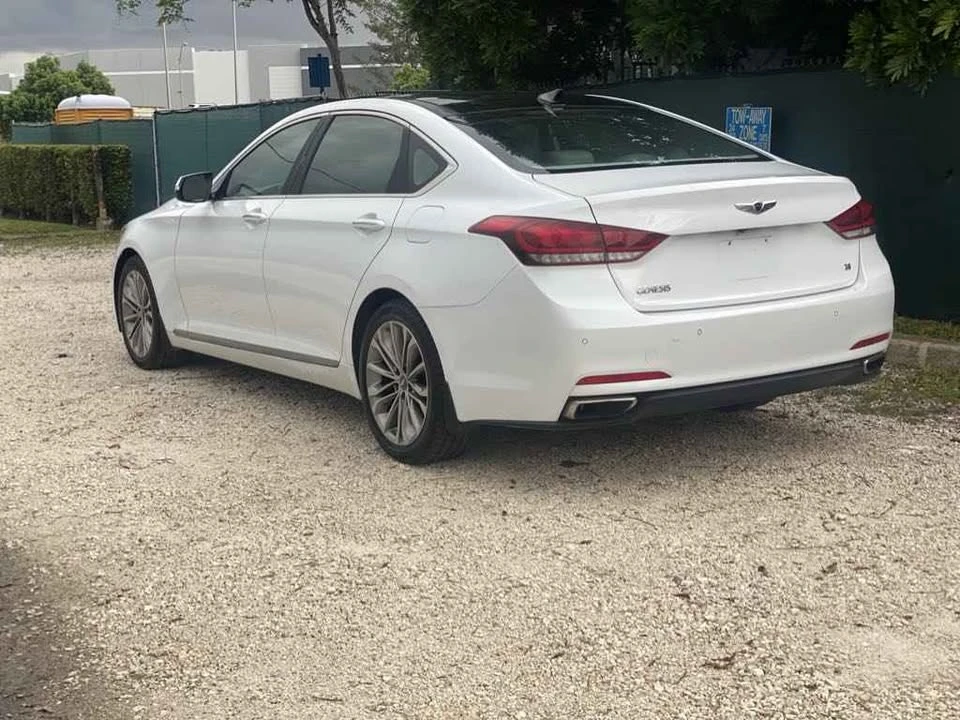 2015 Hyundai Genesis - Image 6 of 12