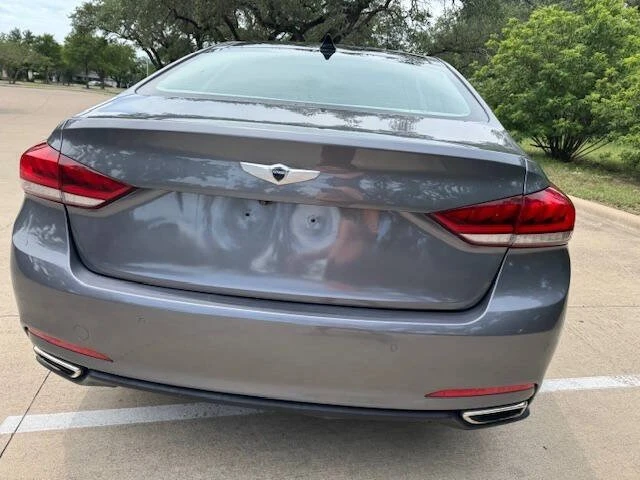 2015 Hyundai Genesis - Image 16 of 20