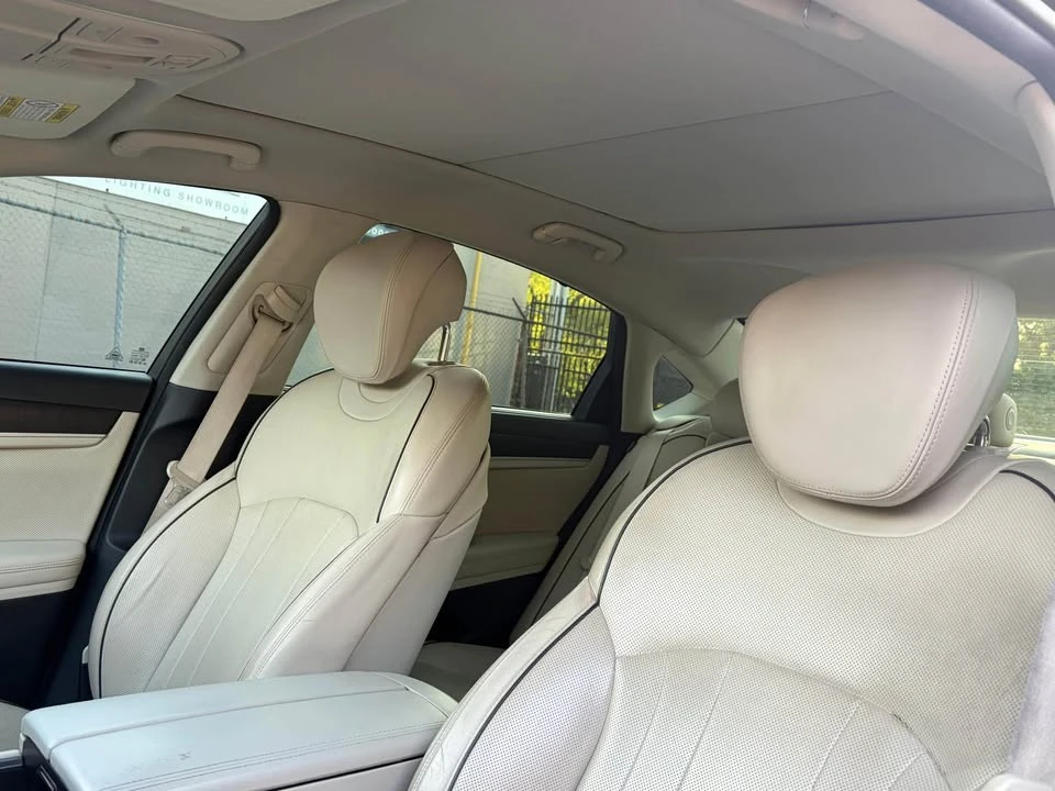 2015 Hyundai Genesis - Image 10 of 18