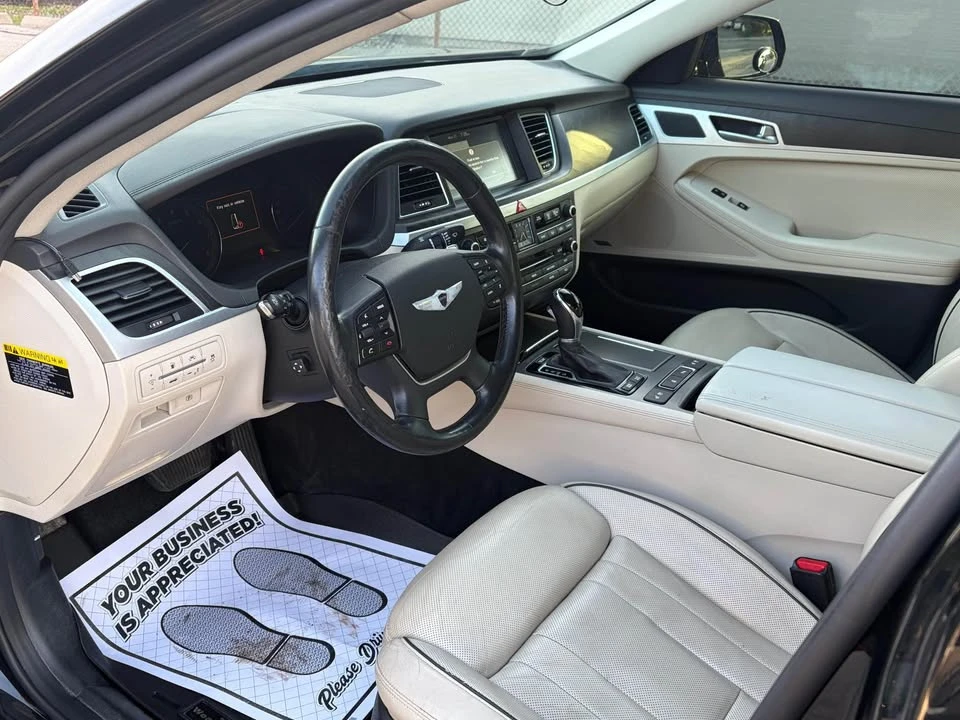 2015 Hyundai Genesis - Image 13 of 18