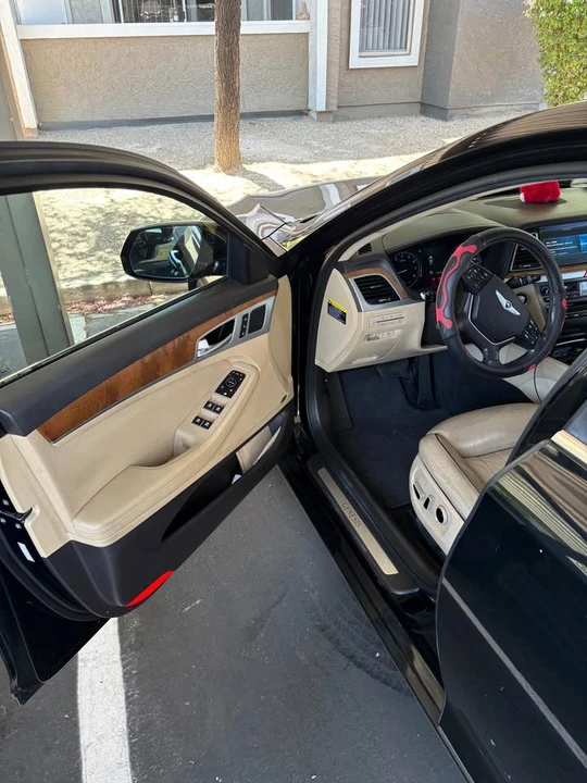 2015 Hyundai Genesis - Image 4 of 6