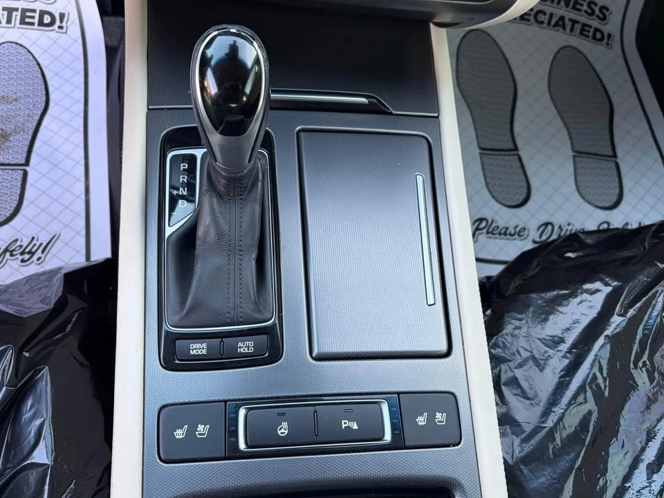 2015 Hyundai Genesis - Image 15 of 18
