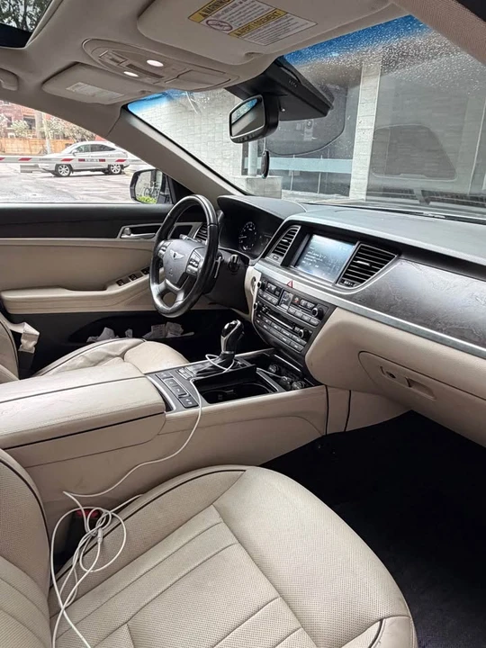2015 Hyundai Genesis - Image 7 of 14