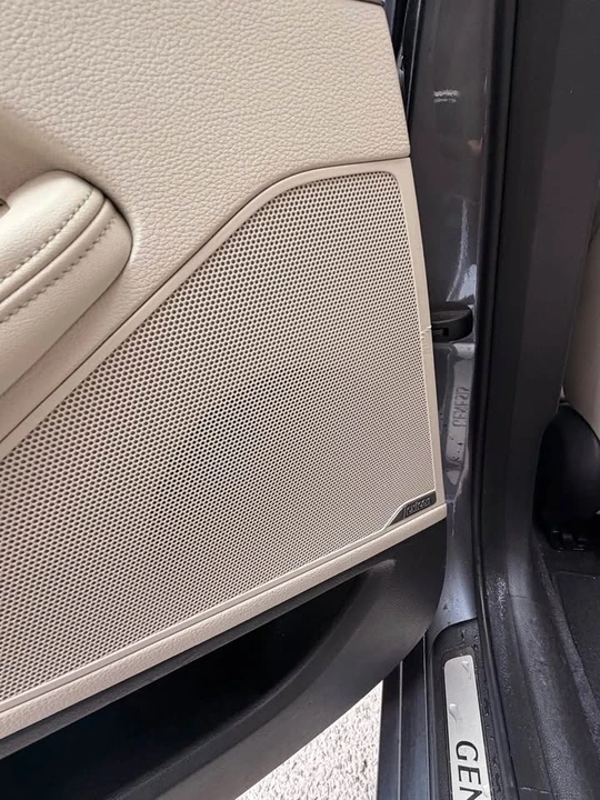 2015 Hyundai Genesis - Image 10 of 14