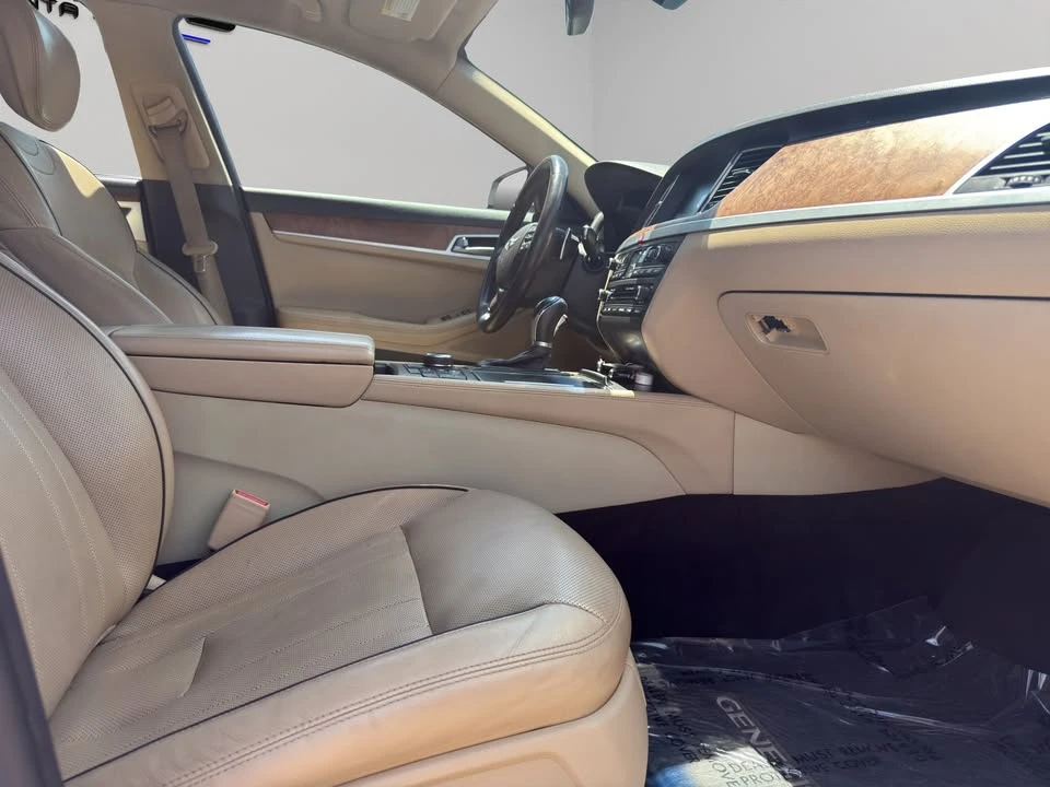 2015 Hyundai Genesis - Image 16 of 20