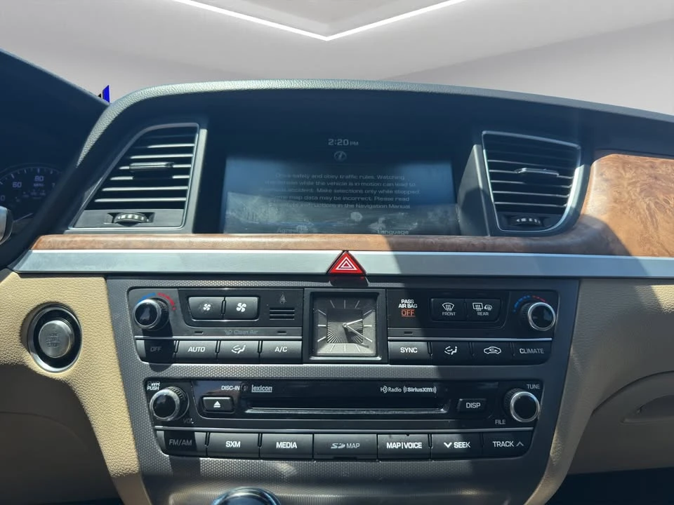 2015 Hyundai Genesis - Image 13 of 20