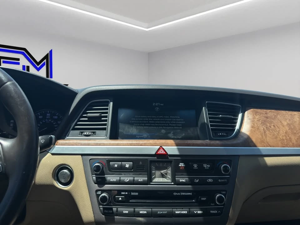 2015 Hyundai Genesis - Image 15 of 20