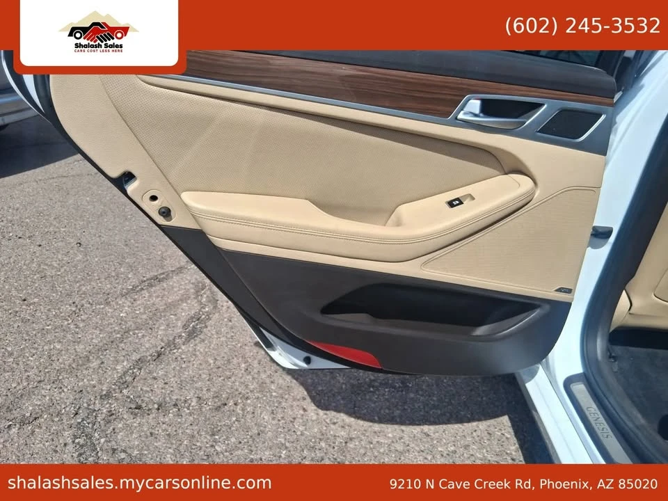 2015 Hyundai Genesis - Image 15 of 20