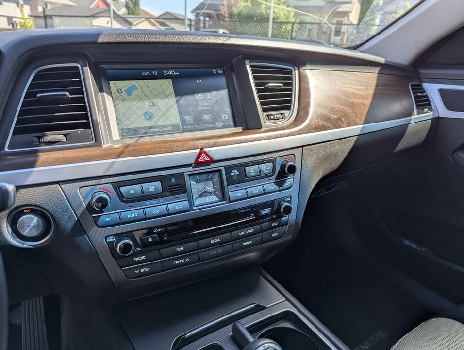 2015 Hyundai Genesis - Image 12 of 12