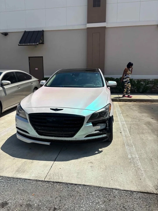 2015 Hyundai Genesis - Image 2 of 5