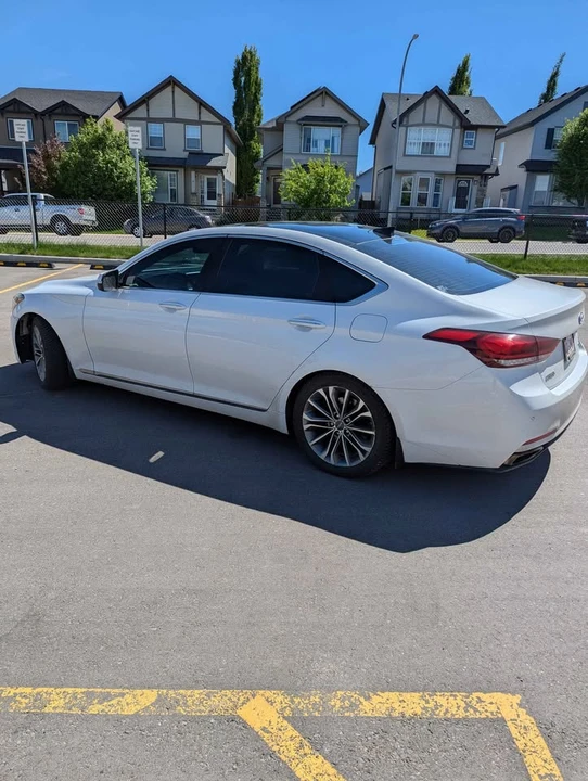 2015 Hyundai Genesis - Image 2 of 12