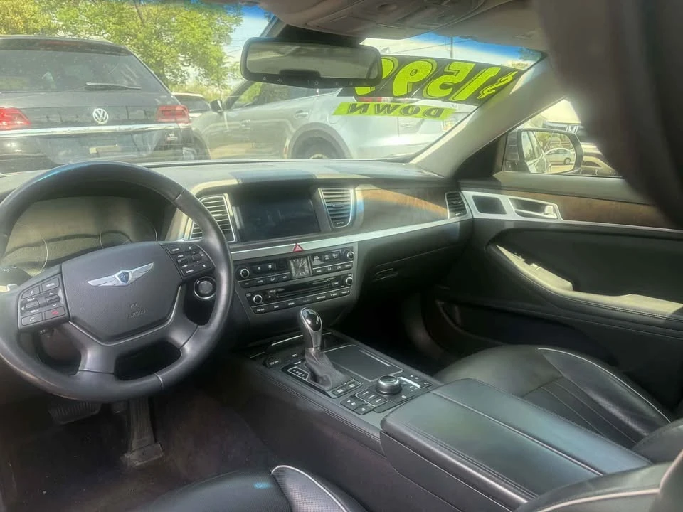 2015 Hyundai Genesis - Image 9 of 12