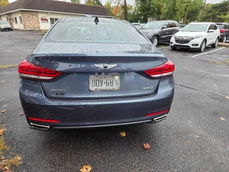 2015 Hyundai Genesis - Image 5 of 12