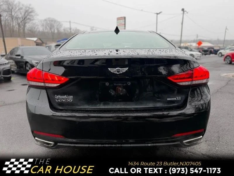 2015 Hyundai Genesis - Image 10 of 12