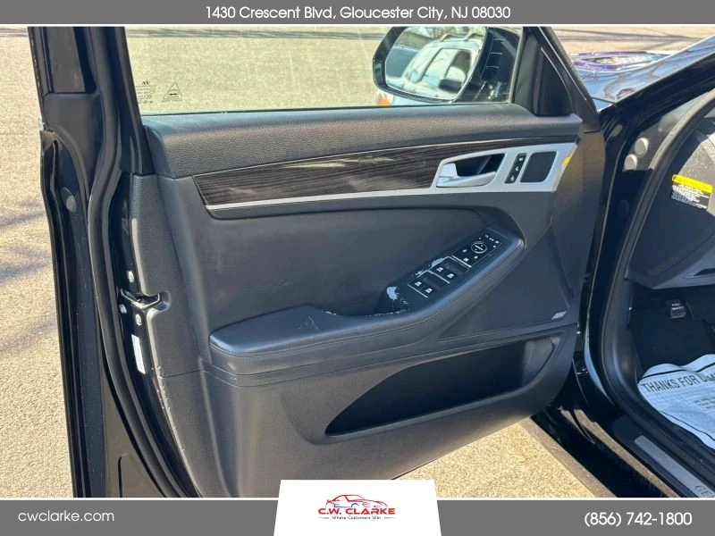 2015 Hyundai Genesis - Image 11 of 12