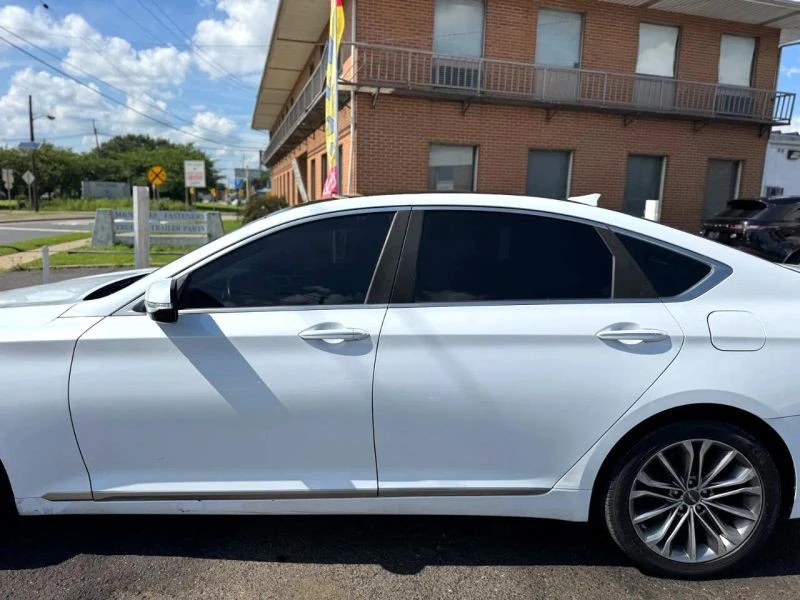 2015 Hyundai Genesis - Image 9 of 12