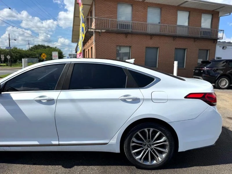 2015 Hyundai Genesis - Image 10 of 12