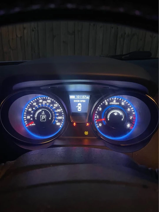 2015 Hyundai Genesis - Image 2 of 6