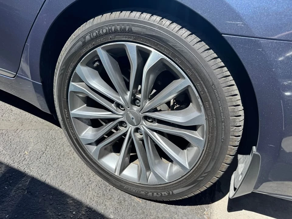 2015 Hyundai Genesis - Image 6 of 10
