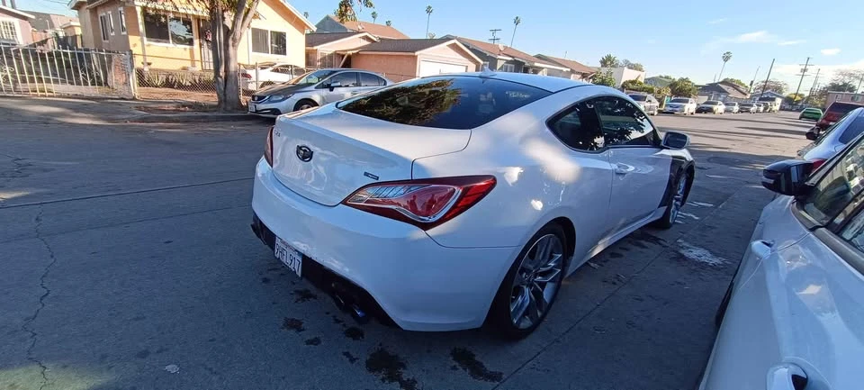 2015 Hyundai Genesis Coupe - Image 2 of 6
