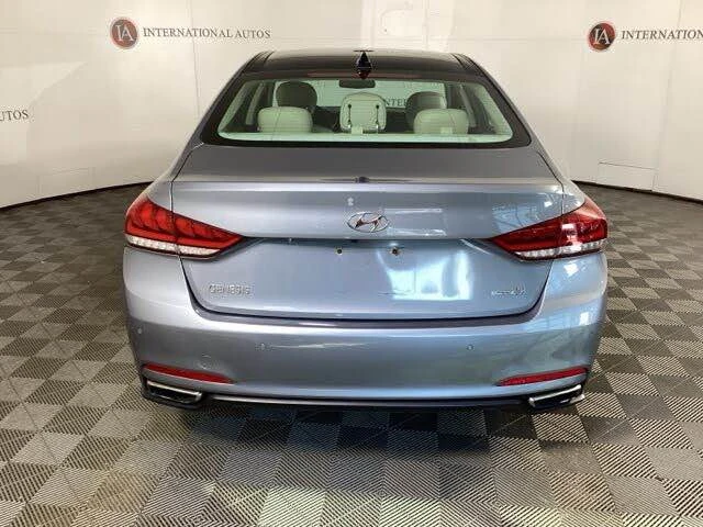 2015 Hyundai Genesis - Image 4 of 4