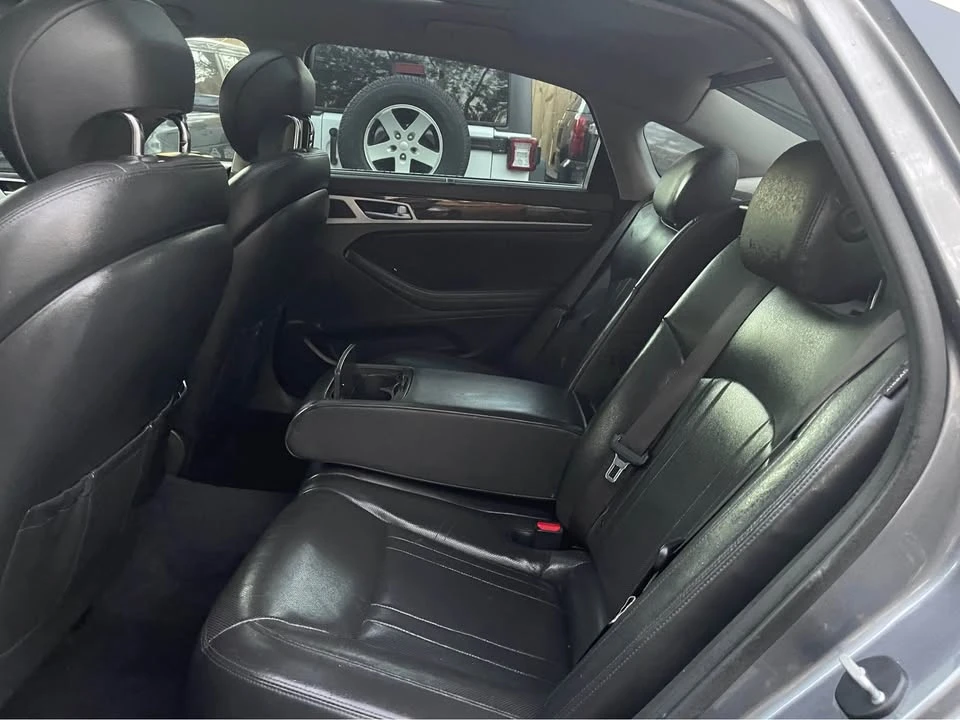 2015 Hyundai Genesis - Image 5 of 7
