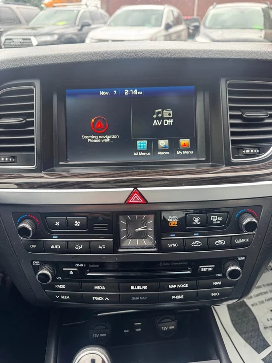 2015 Hyundai Genesis - Image 11 of 13