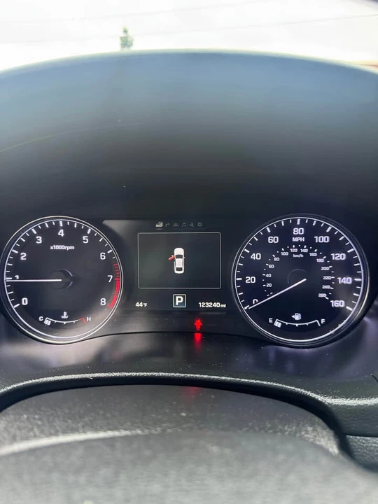 2015 Hyundai Genesis - Image 12 of 13