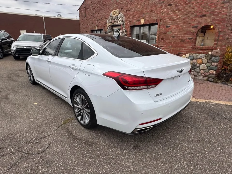 2015 Hyundai Genesis - Image 6 of 13