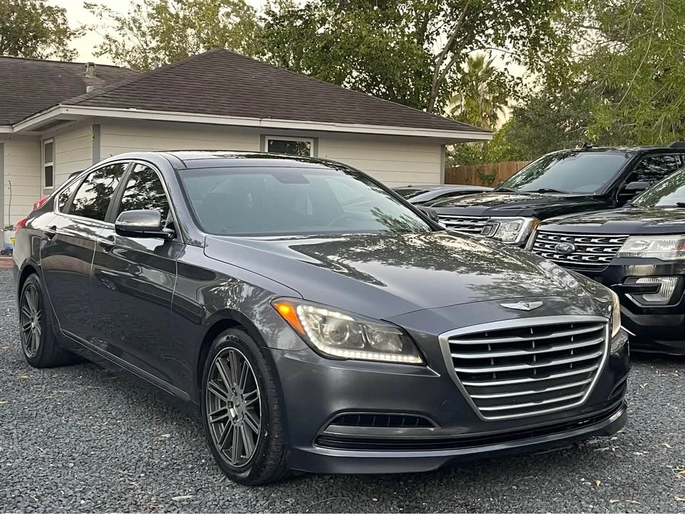 2015 Hyundai Genesis - Image 2 of 7