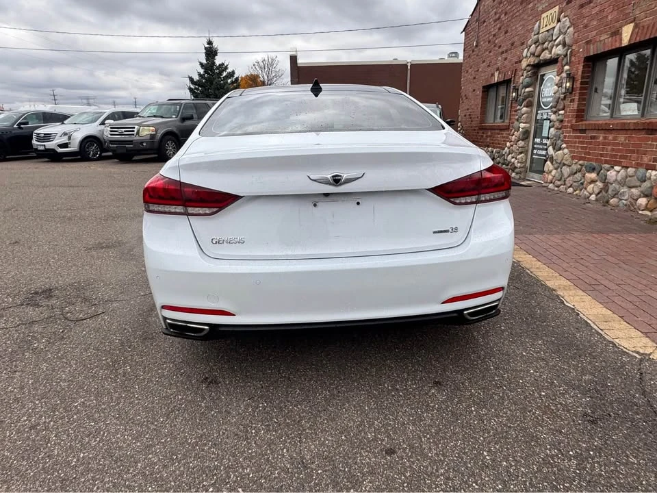 2015 Hyundai Genesis - Image 5 of 13