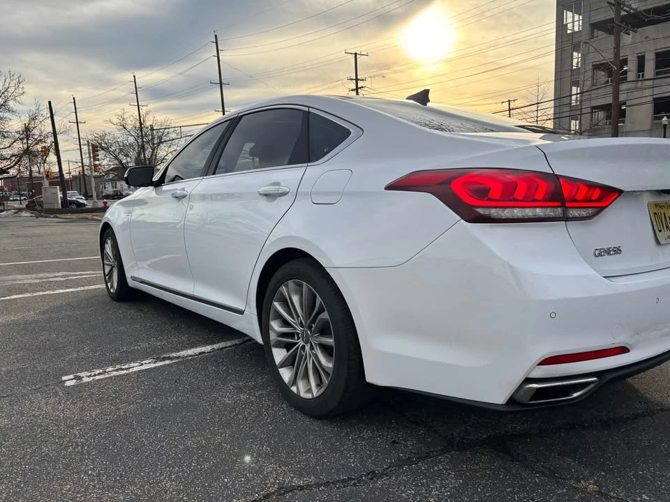 2015 Hyundai Genesis - Image 4 of 13