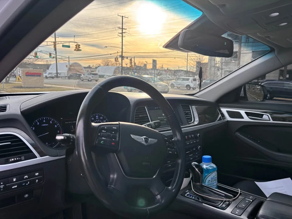 2015 Hyundai Genesis - Image 10 of 13