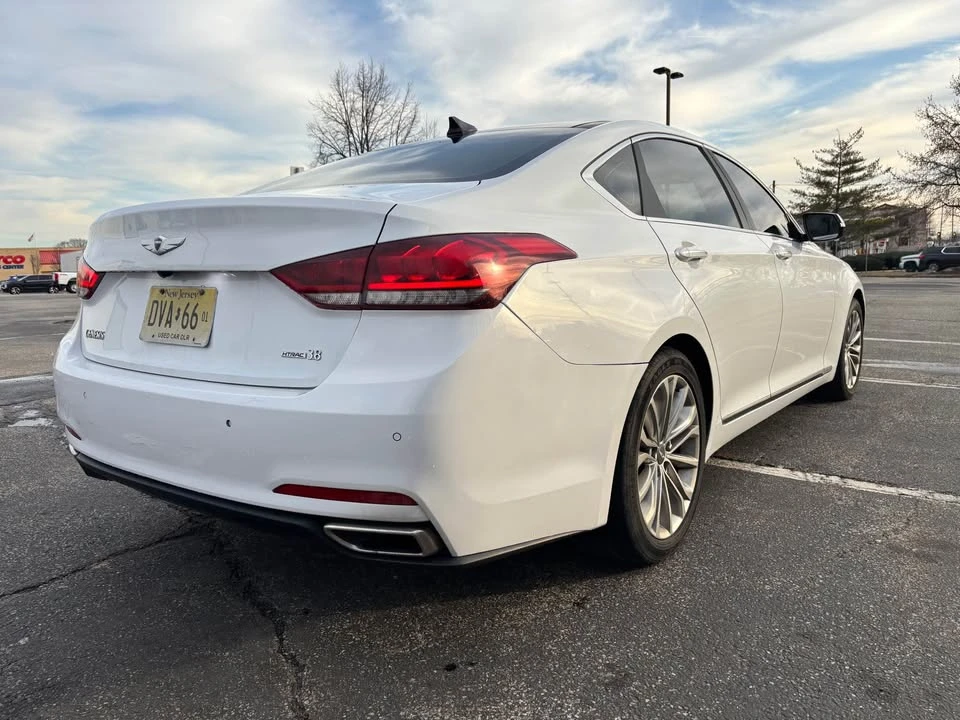 2015 Hyundai Genesis - Image 6 of 13