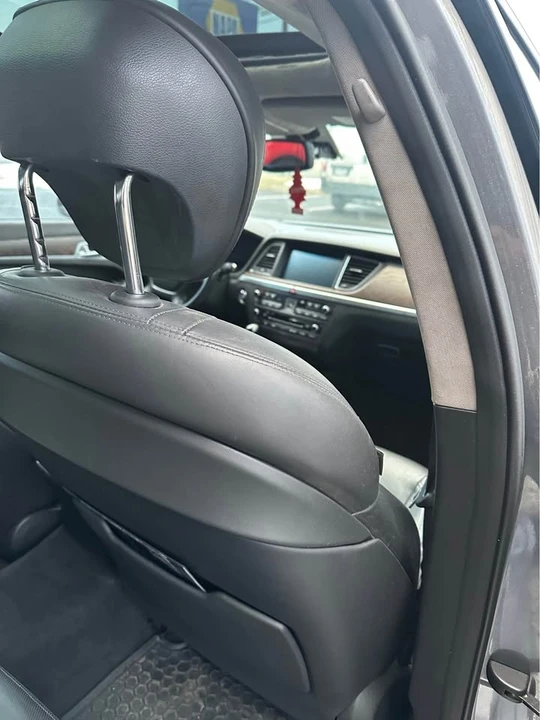 2015 Hyundai Genesis - Image 16 of 19