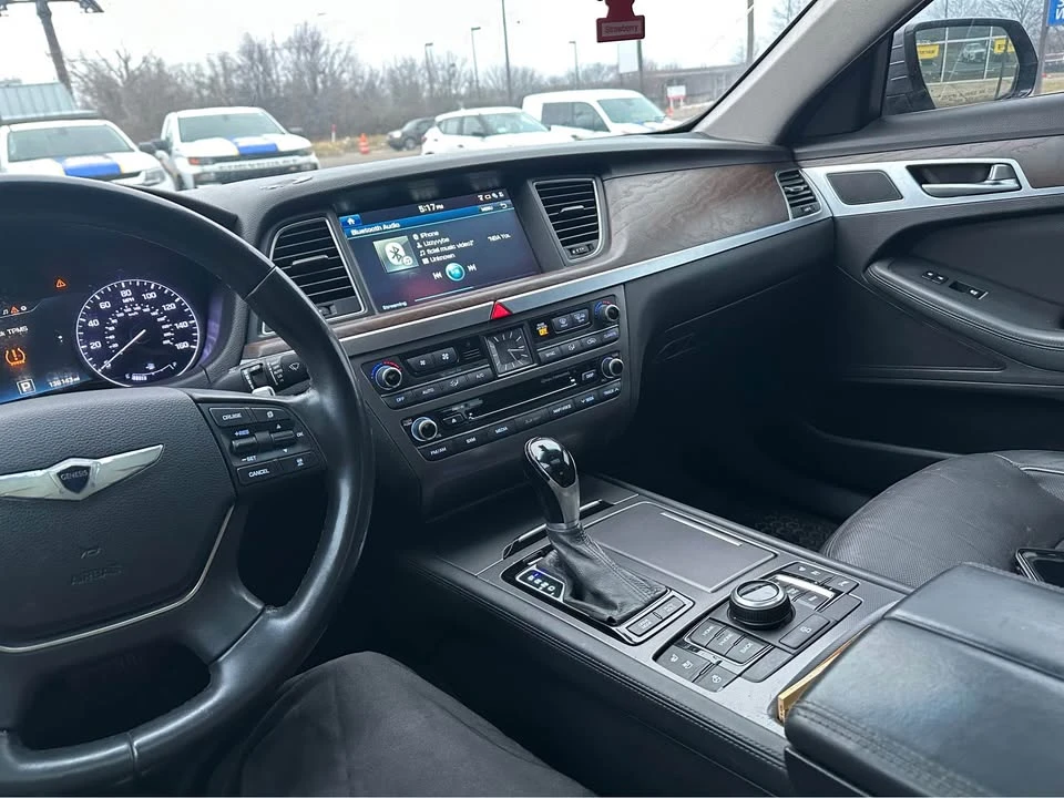 2015 Hyundai Genesis - Image 15 of 19