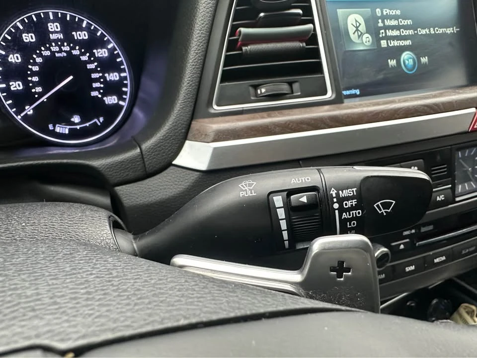 2015 Hyundai Genesis - Image 12 of 21