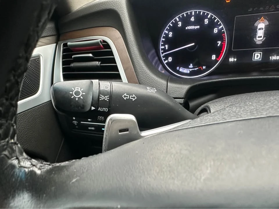 2015 Hyundai Genesis - Image 14 of 21