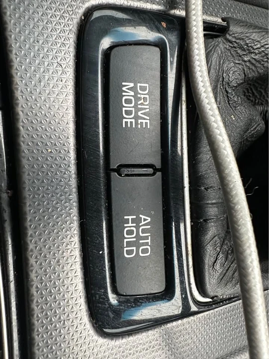 2015 Hyundai Genesis - Image 16 of 21