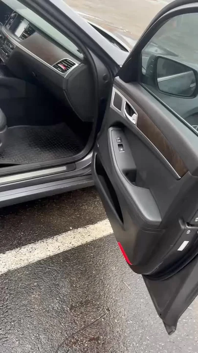 2015 Hyundai Genesis - Image 21 of 21