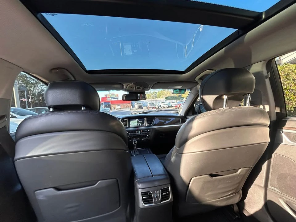 2015 Hyundai Genesis - Image 9 of 20