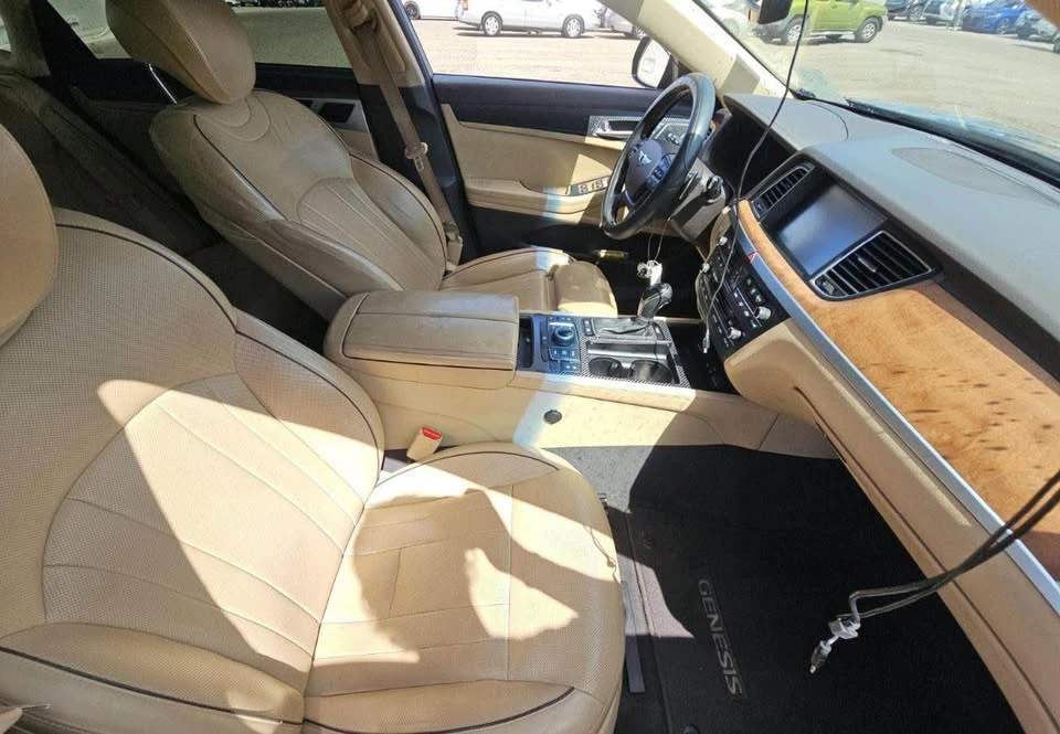 2015 Hyundai Genesis - Image 6 of 13
