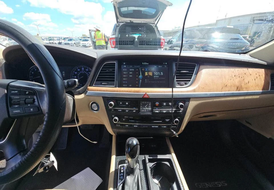 2015 Hyundai Genesis - Image 5 of 13